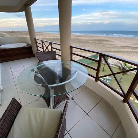 Beachfront Apt & Jacuzzi ไตย์บา ภายนอก รูปภาพ
