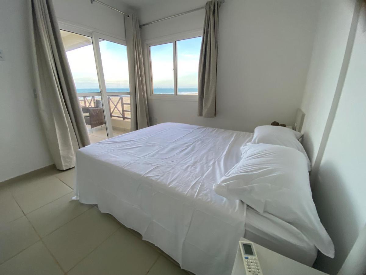 Beachfront Apt & Jacuzzi ไตย์บา ภายนอก รูปภาพ