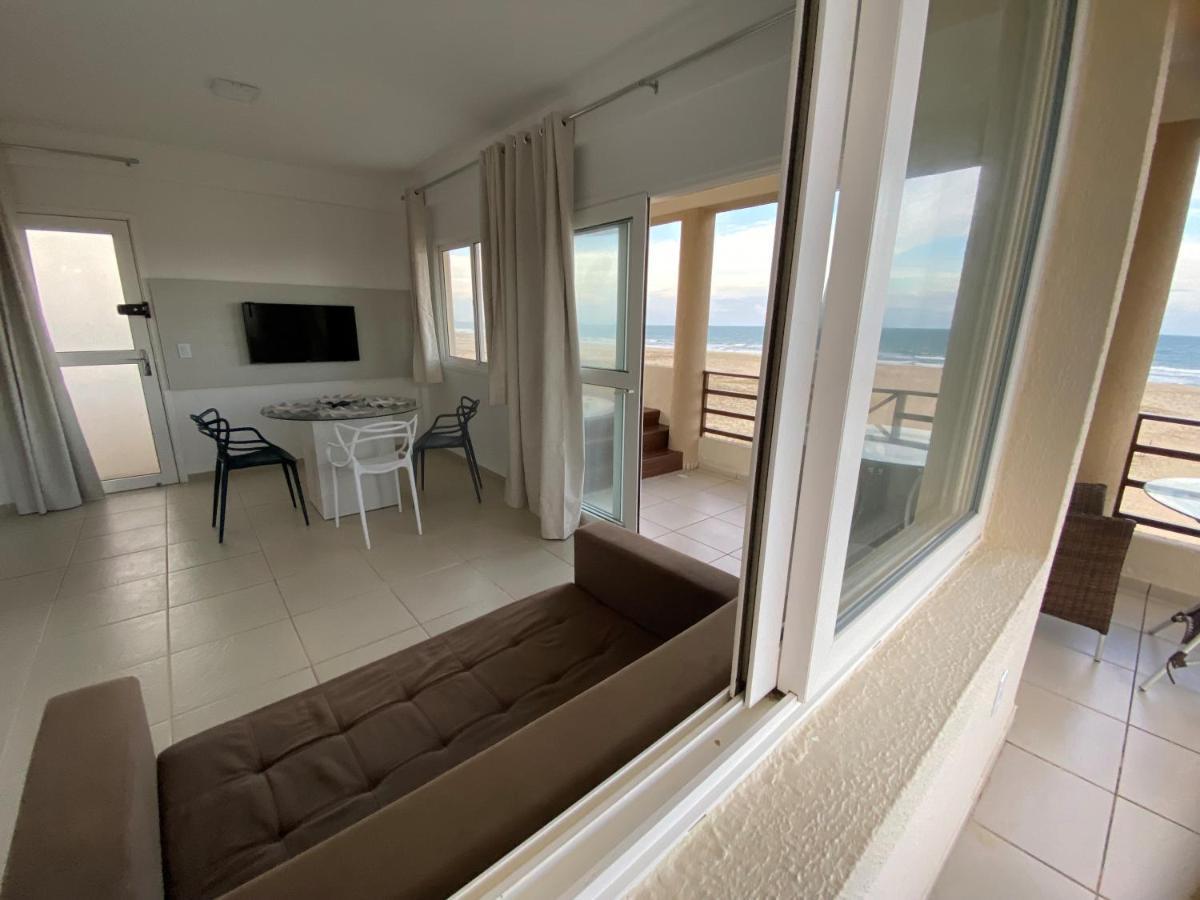 Beachfront Apt & Jacuzzi ไตย์บา ภายนอก รูปภาพ